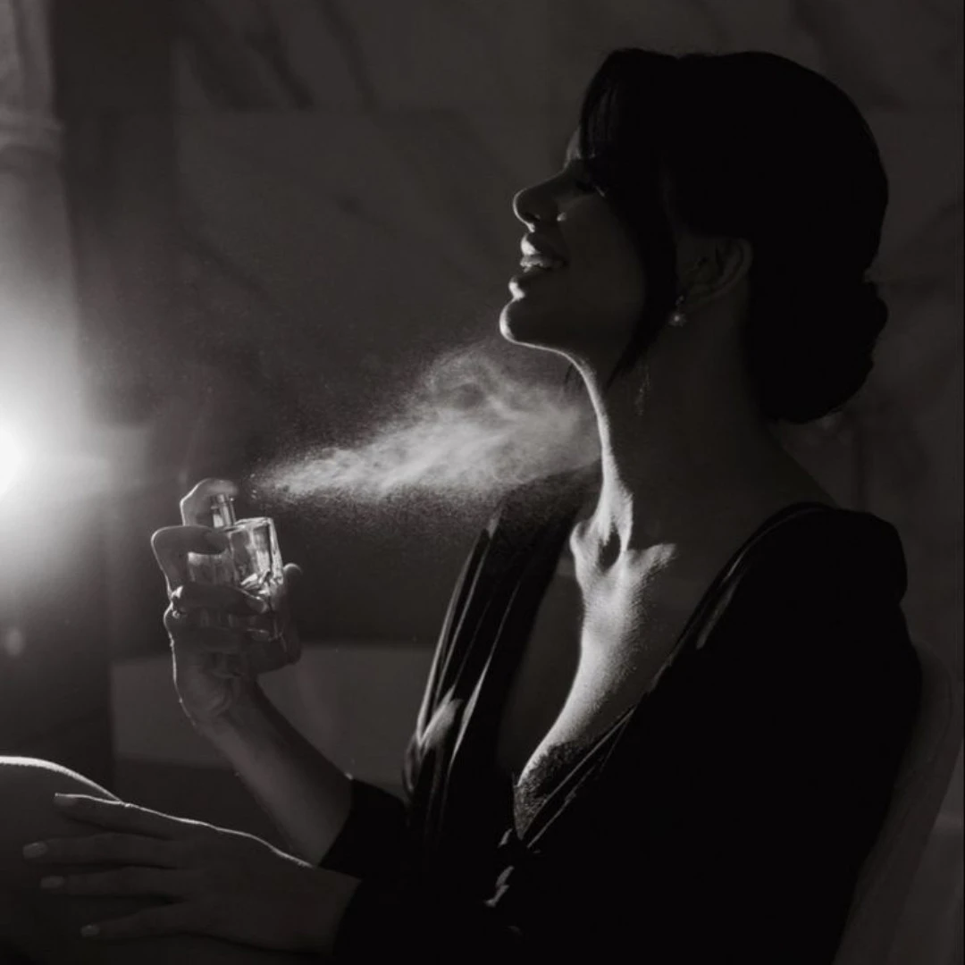 Beyaz Çiçekli Parfümler